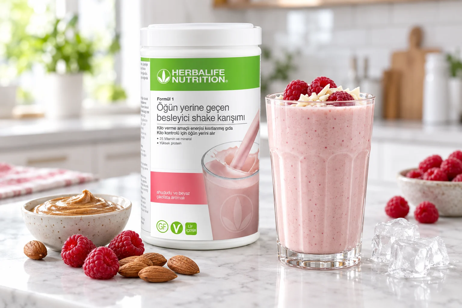 Herbalife ahududu ve beyaz çikolata aromalı shake, badem ezmesi ve ahududu ile hazırlanmış kremamsı tarif